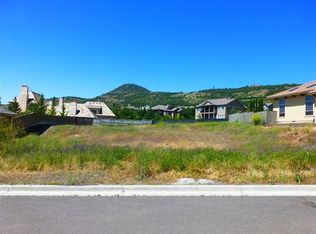 4805 Oakleaf Pass Dr, Medford, OR 97504