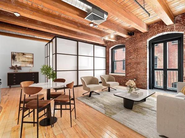 21 Wormwood St Unit 323, Boston, MA 02210