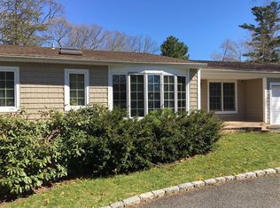 426 Landing Ave, Smithtown, NY 11787
