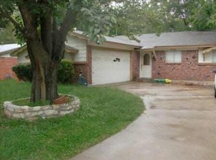 944 Dee Ln, Bedford, TX 76022