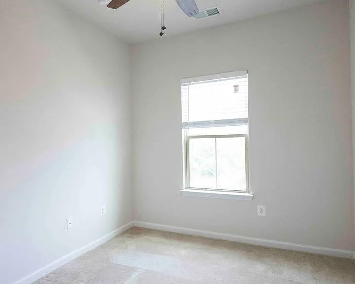 930 Dawes Ct — Photo 36
