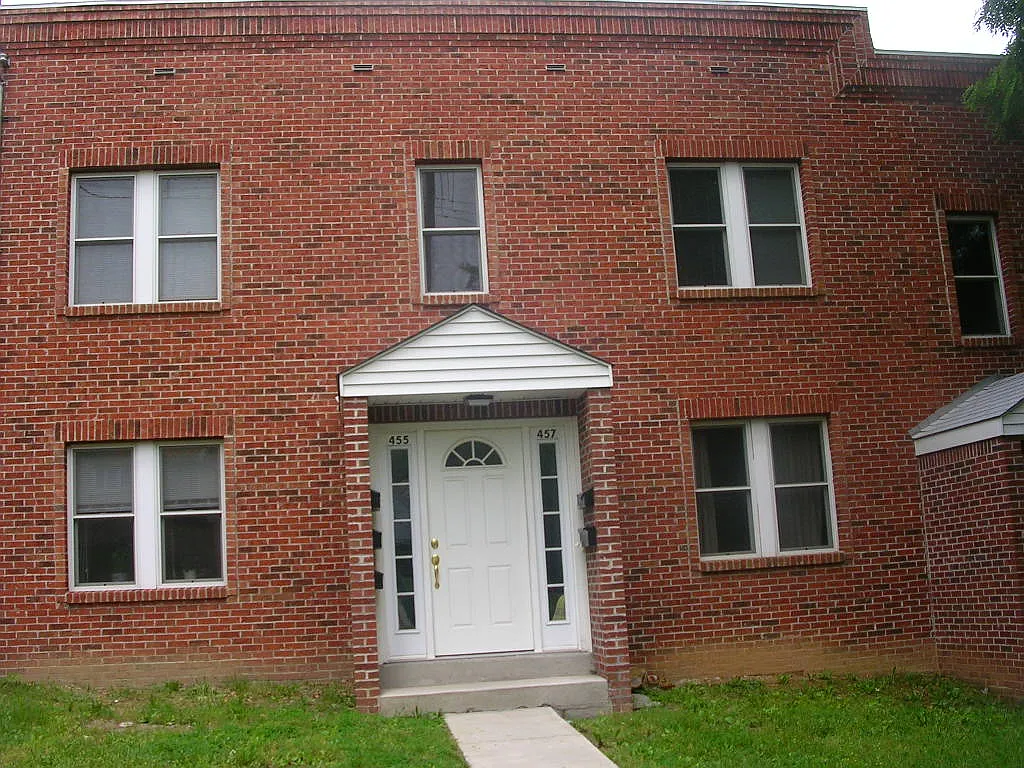 1-449 Kaercher St photo 1
