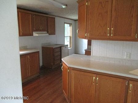 4th image of 1328 Whitney Ave