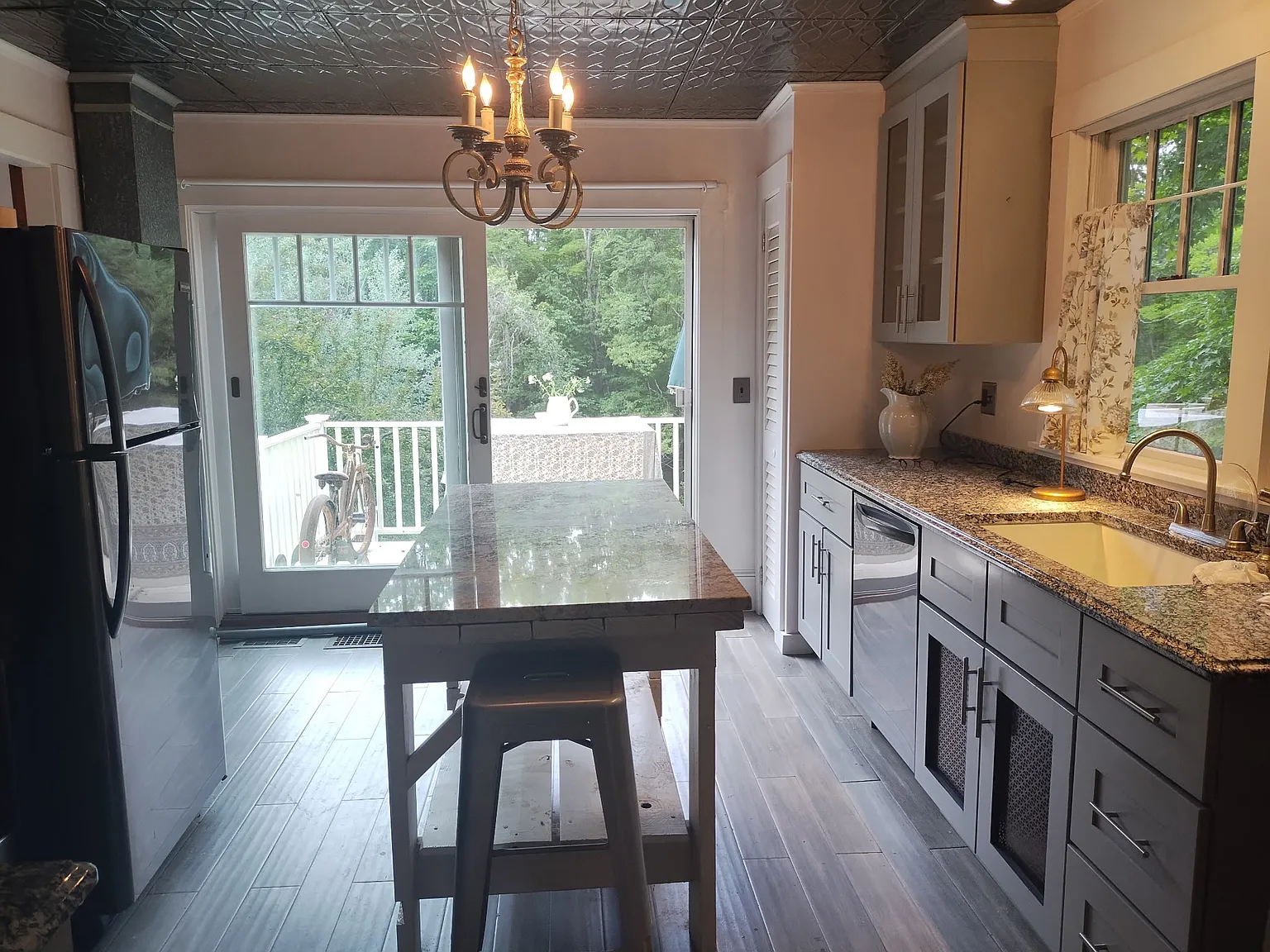 3 bed, 1344 sqft, $2,500 — Photo 3