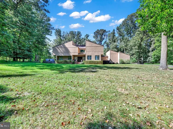 11004 Valley Heights Dr, Owings Mills, MD 21117
