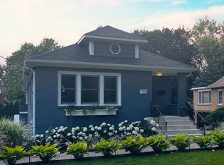 708 Prospect Ave, Barrington, IL 60010