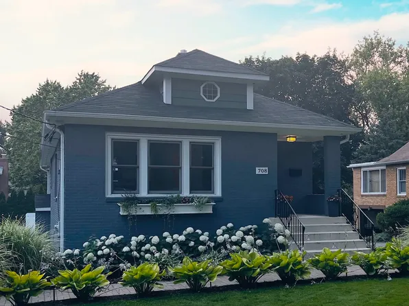 708 Prospect Ave, Barrington, IL 60010