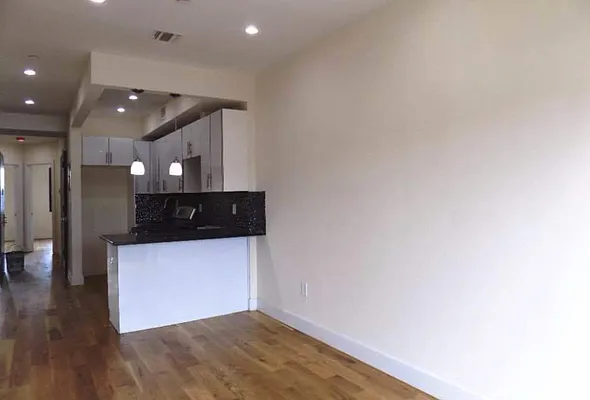 Rented by Nooklyn NYC LLC | media 18