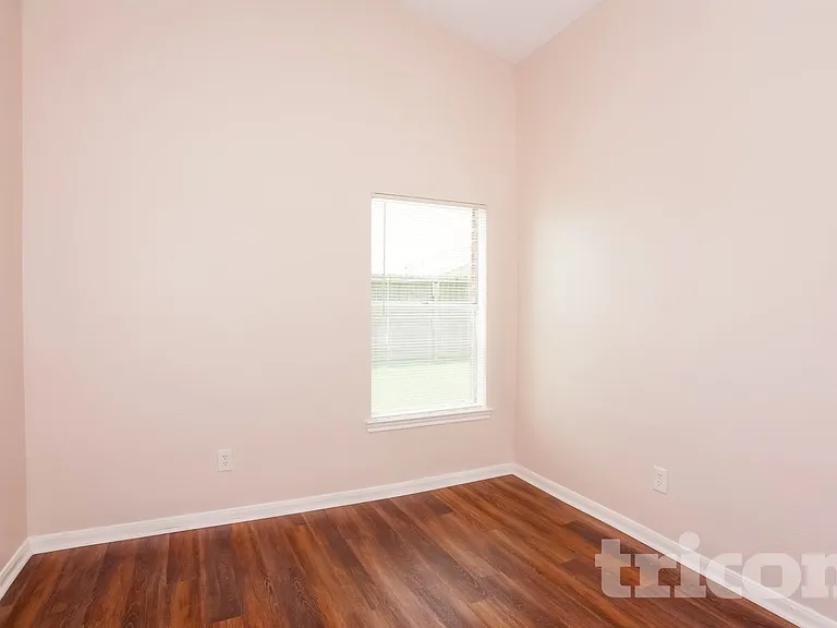 3103 Kelling St — Photo 7