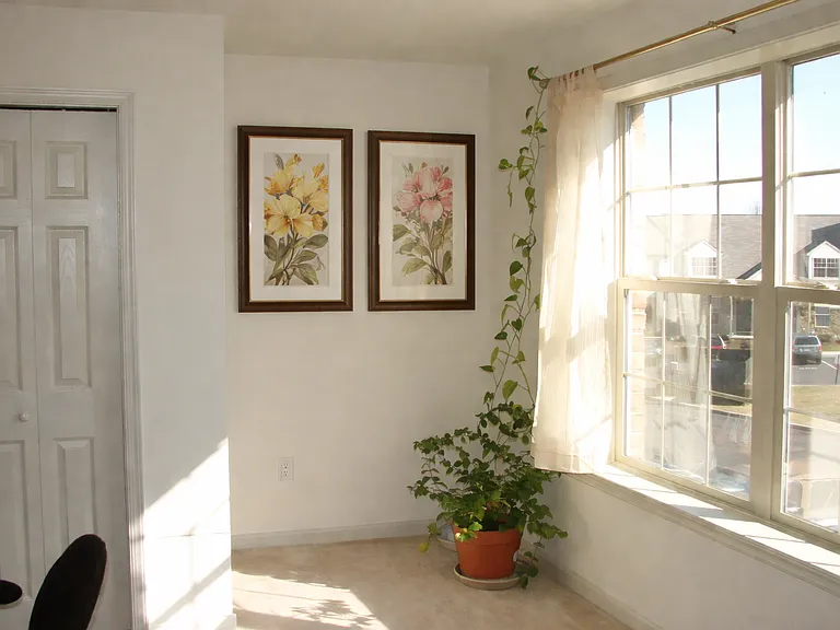 228 Cobblestone Ln — Photo 6
