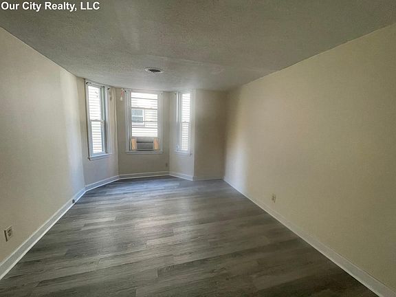 3rd image of 99 Norfolk St APT 1