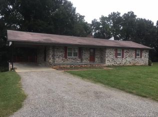 211 W Iredell Cir, Statesville, NC 28625