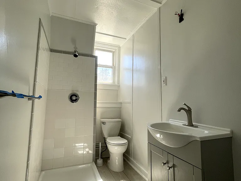 4 Main St #6 — Photo 10