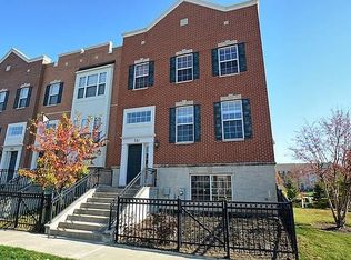 781 Station Blvd, Aurora, IL 60504