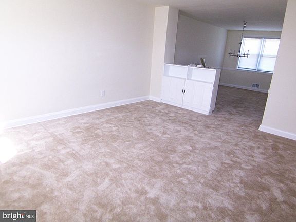 4th image of 1221 Linkside Dr