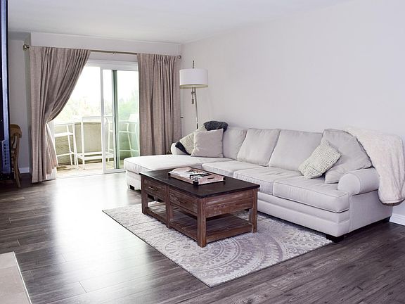 3rd image of 16169 W Sunset Blvd Unit 301