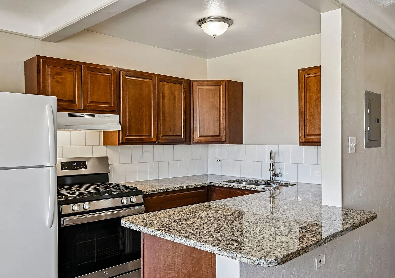 Leyden Street Apartments — Photo 2