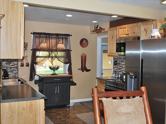 3rd image of 722 S 13th St