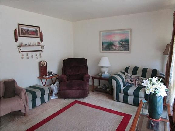 2nd image of 1786 Diana Ave