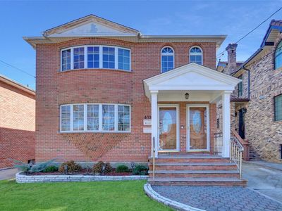 61-35 231 Street, Oakland Gardens, NY, 11364