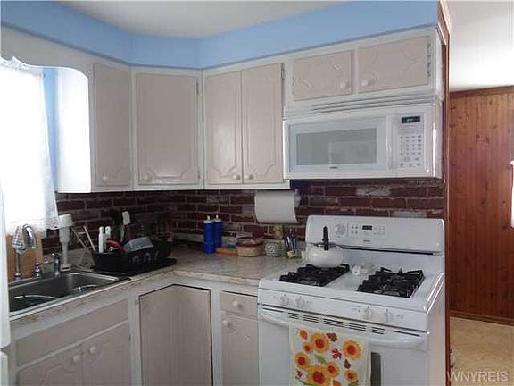 4th image of 2459 William St