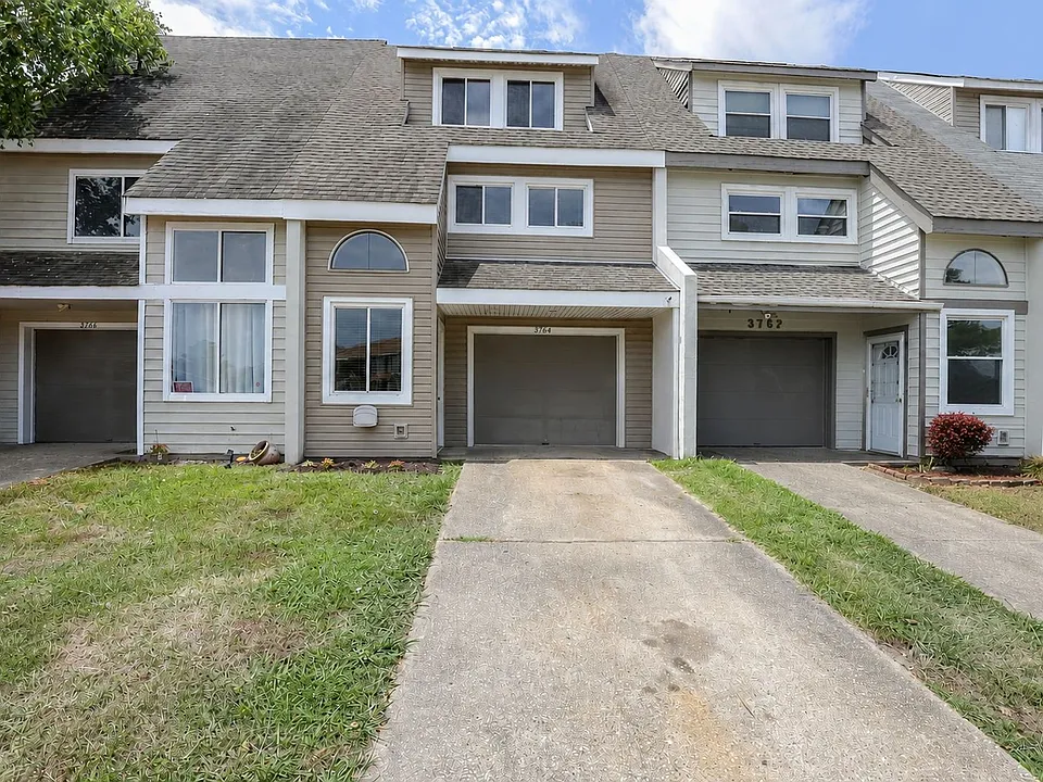 3764 Chimney Creek Dr