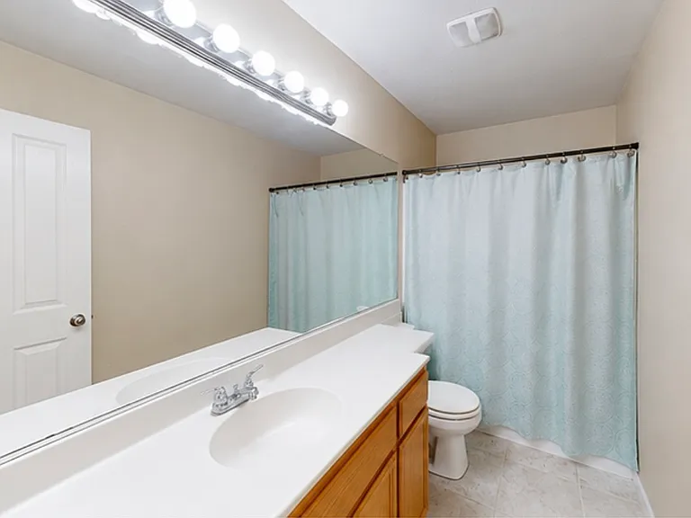 946 Sandy Way — Photo 15