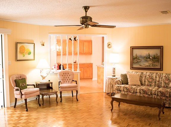 3rd image of 306 Country Club Dr