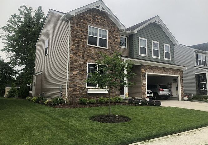 1st image of 32829 Rebecca Ln