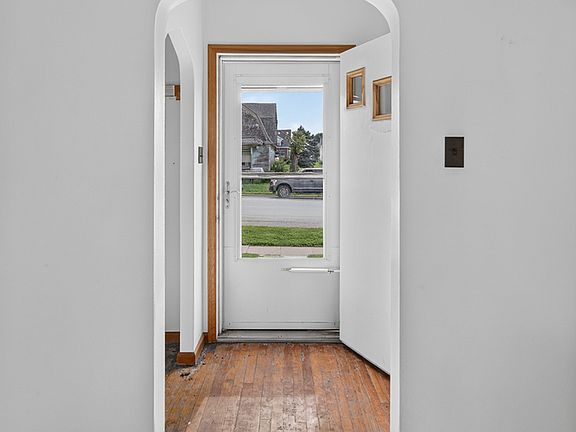 5th image of 403 Washington Ave