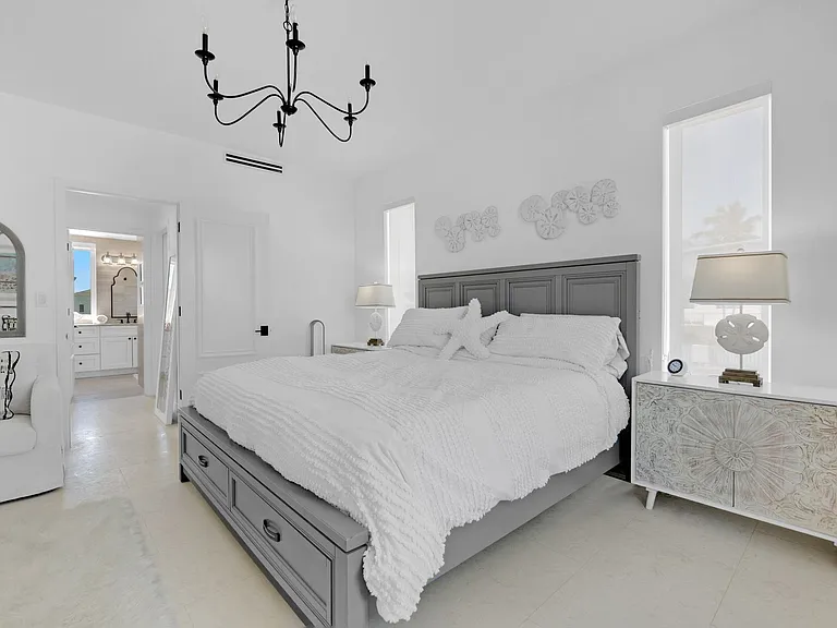 317 E Seaview Cir — Photo 39