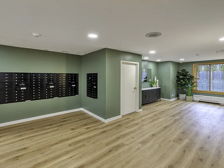 Oak Park City — Photo 12