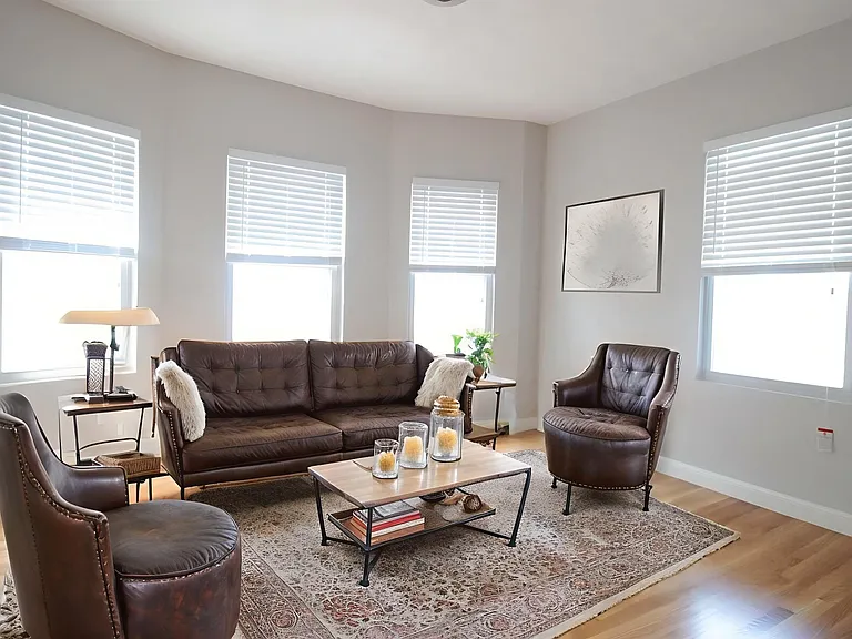 1433-1434 Cambridge St #1 — Photo 2