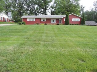 705 Orchard Rd, Huntingburg, IN 47542