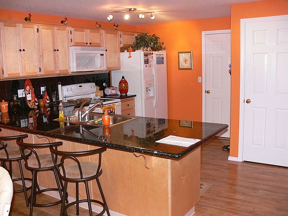 3rd image of 6519 NE 139th Ct
