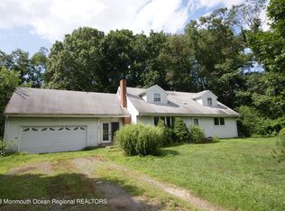 46 Burlington Path Rd, Cream Ridge, NJ 08514