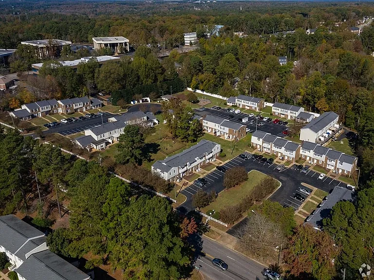 Colony Townhomes — Photo 14