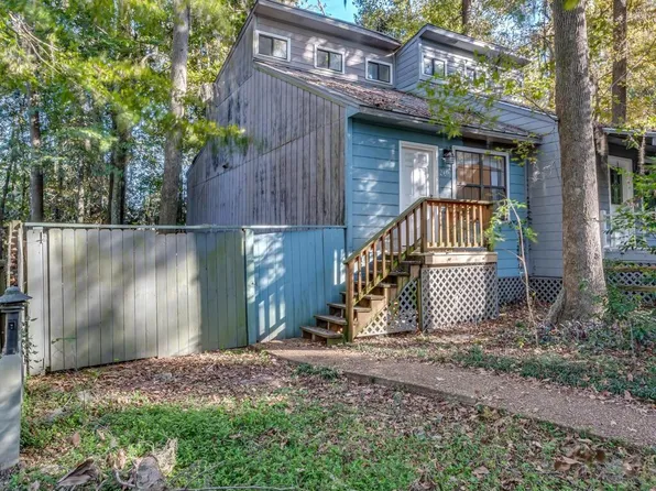 208 Parkbrook Cir, Tallahassee, FL 32301