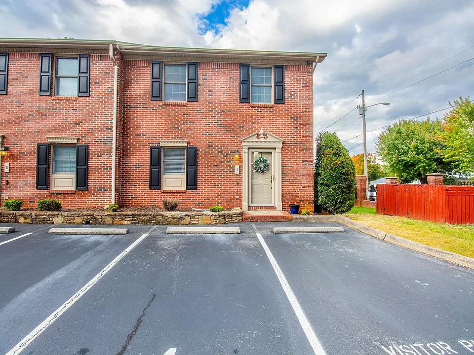 1205 E 8th Ave #1
