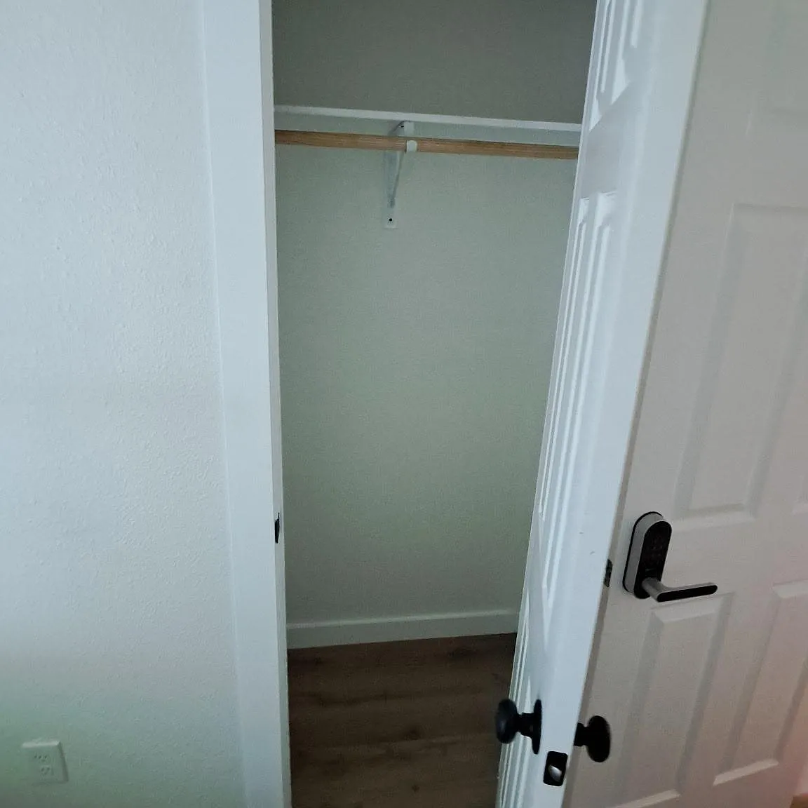 4 bed, 2.0 bath, 1560 sqft, $1,018 — Photo 3