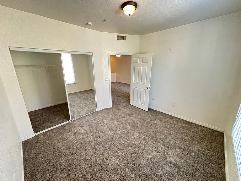 4400 S Jones Blvd #1041 — Photo 17