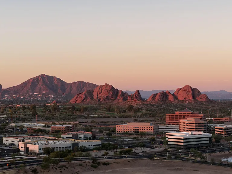 Desert peaks glow at sunset, with Papago Park just moments away_Tempe living framed by iconic Arizona views.