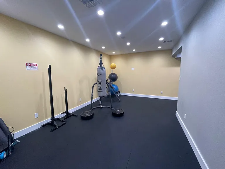935 La Posada Dr #222 — Photo 28