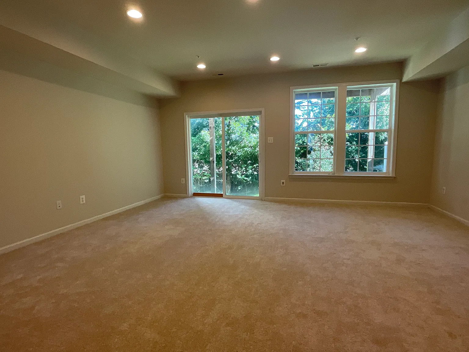 3 bed, 2184 sqft, $2,700 — Photo 3