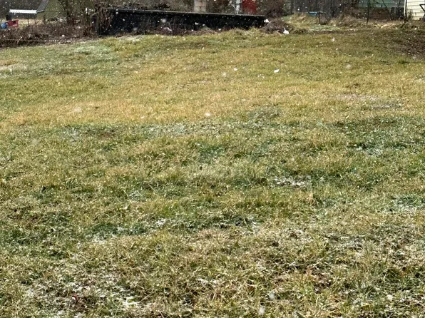 530 Rose Hill Dr, Rose Hill, VA 24281