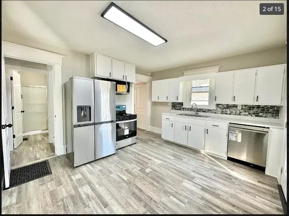 321 8th St, West Des Moines, IA 50265