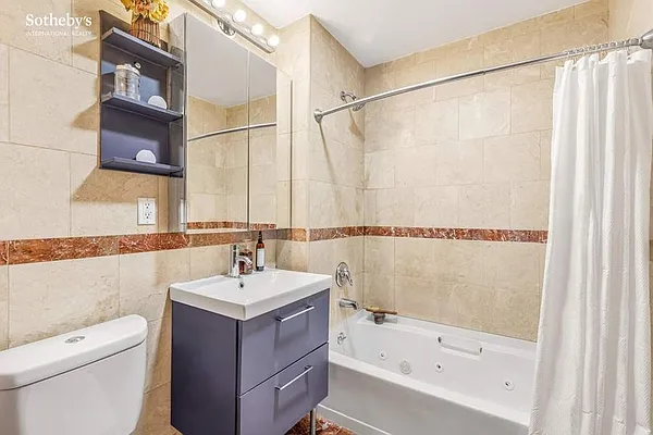 Sold by Sotheby's International Realty | media 9
