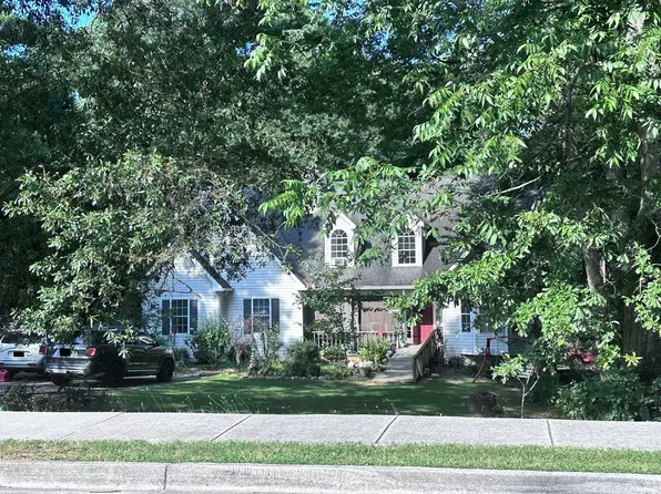 662 W Hightower Trl, Social Circle, GA 30025