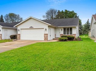 1416 W Weiland Ln, Appleton, WI 54914