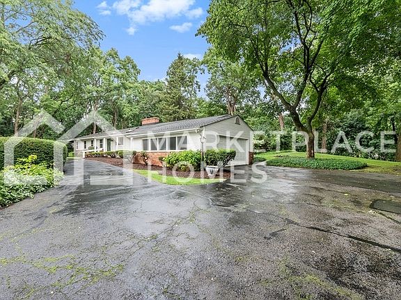 2nd image of 6493 Thorncrest Dr